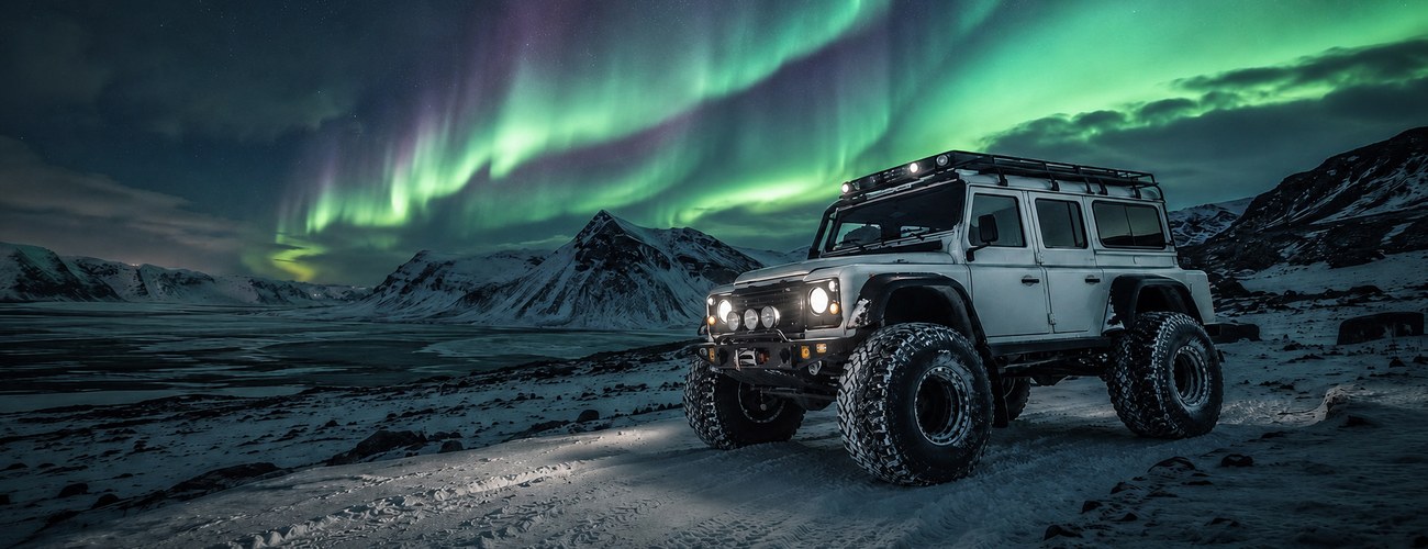 Super Jeep northern lights tour in Reykjavík, Iceland